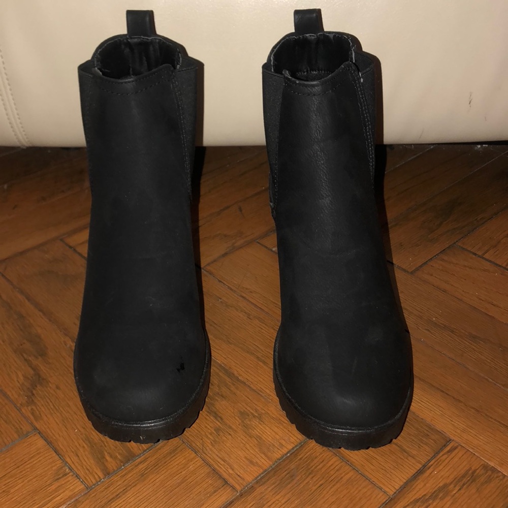 Ankle black rain boots